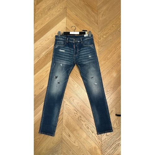 Jean REF 2